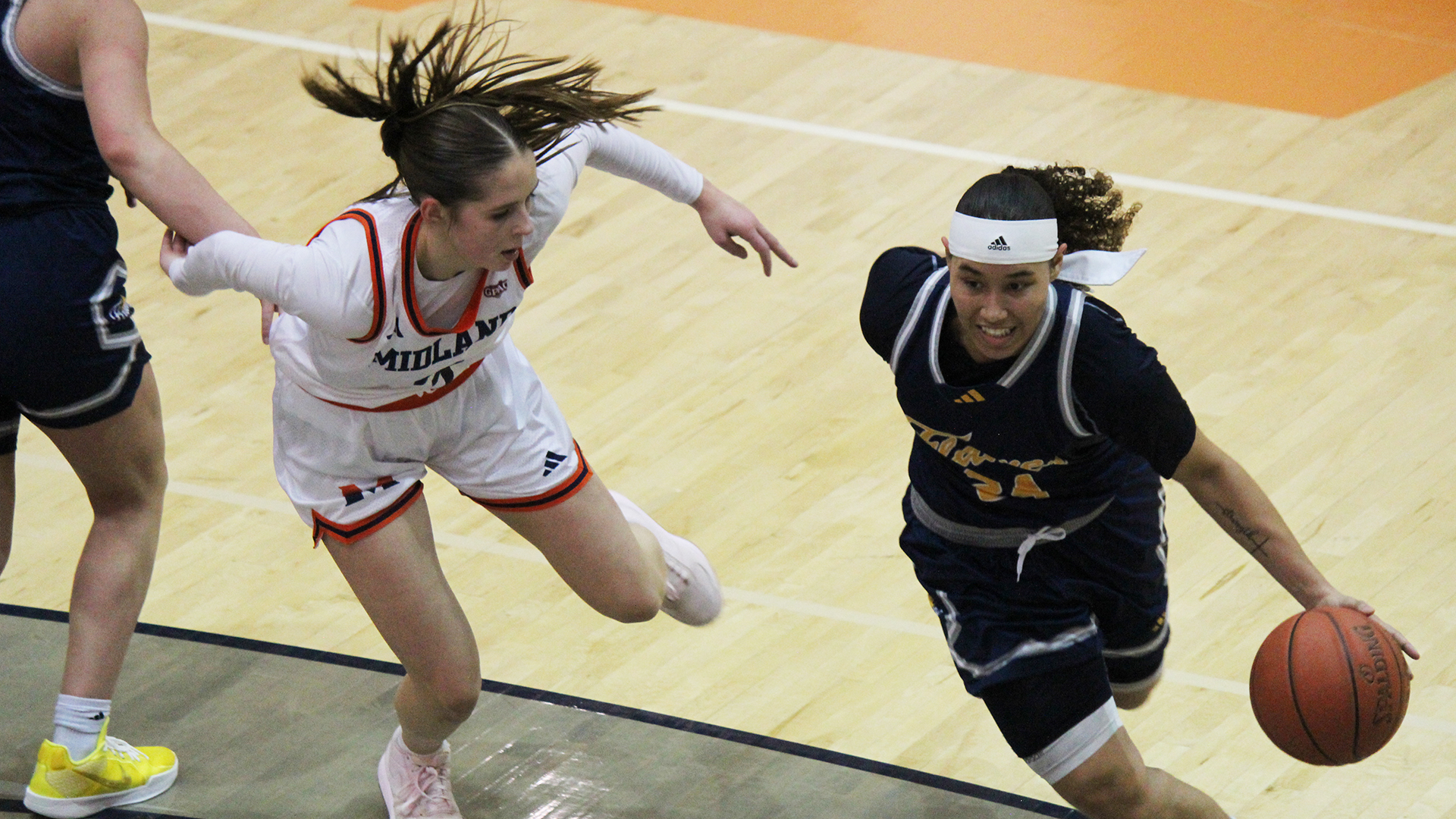 Holm’s record-tying night sinks Flames